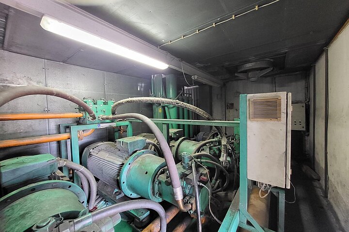EXTRUSION PRESS LINE - 2200 MT - 8&#039;&#039;