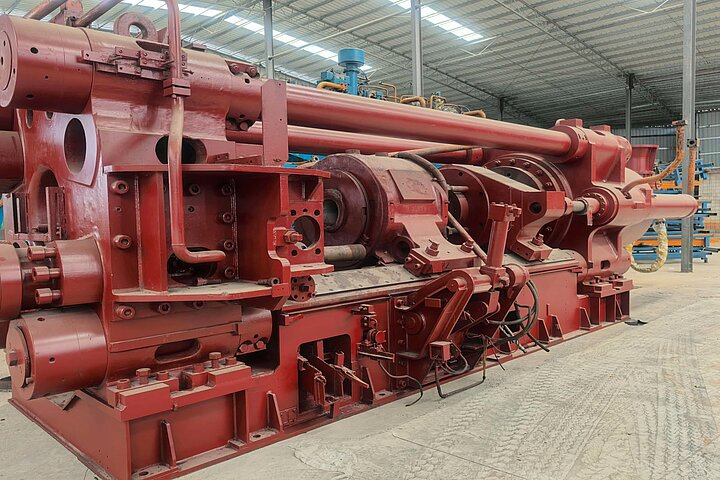 EXTRUSION PRESS - 2750 MT - UBE - 10"