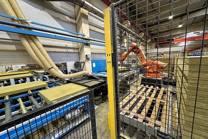 MINERAL WOOL CORE SANDWICH PANEL PRODUCTION LINE