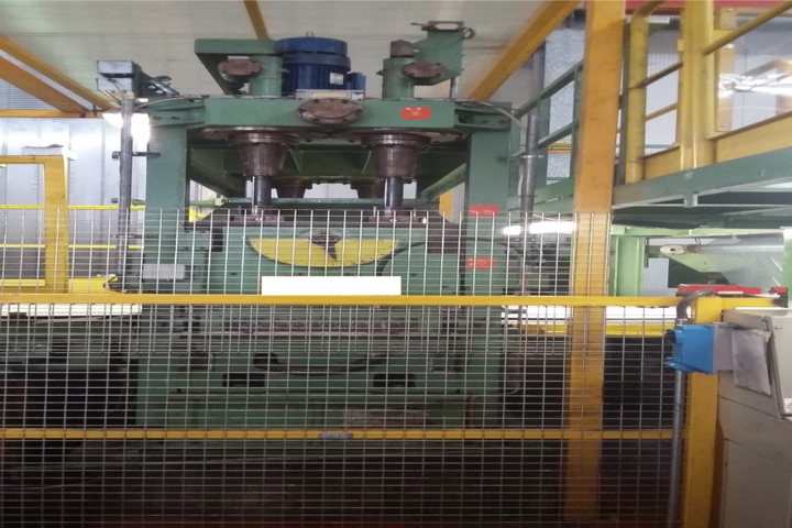 CUT-TO-LENGTH - 300-1850 MM - 0.3-2.5 MM - 22.5 T