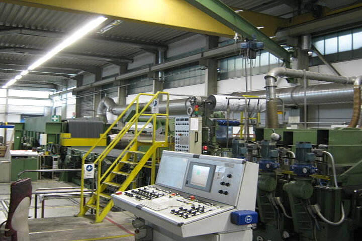 CUT-TO-LENGTH LINE - INCLUDING STRAIGHTENING, POLISHING AND GRINDING UNITS