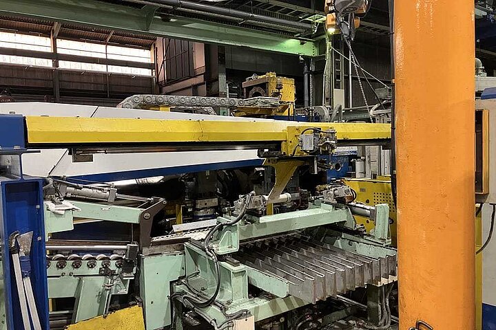EXTRUSION PRESS - 1450 MT - 6''