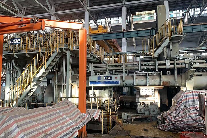 EXTRUSION PRESS - 8000 MT - BILLET DIA. 450 -560 mm, Length: 500 – 1600 mm - 17''-22''