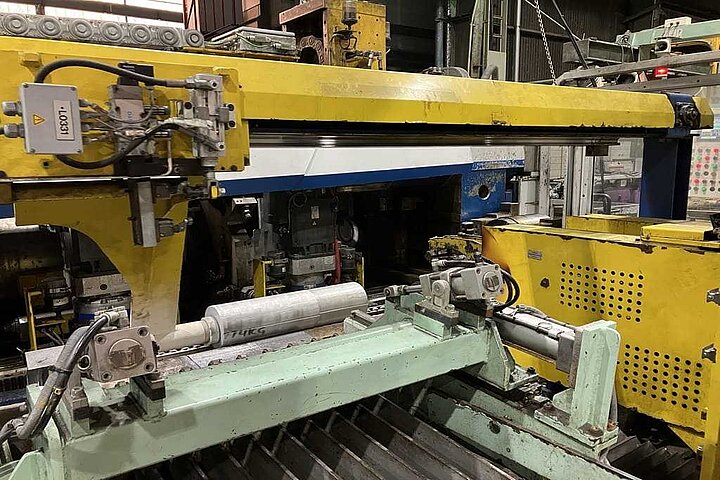 EXTRUSION PRESS - 1450 MT - 6''