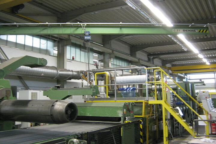 CUT-TO-LENGTH LINE - INCLUDING STRAIGHTENING, POLISHING AND GRINDING UNITS
