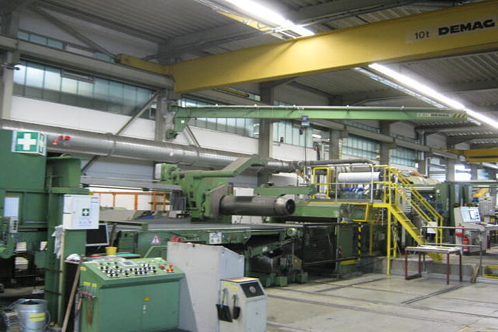 CUT-TO-LENGTH LINE - INCLUDING STRAIGHTENING, POLISHING AND GRINDING UNITS