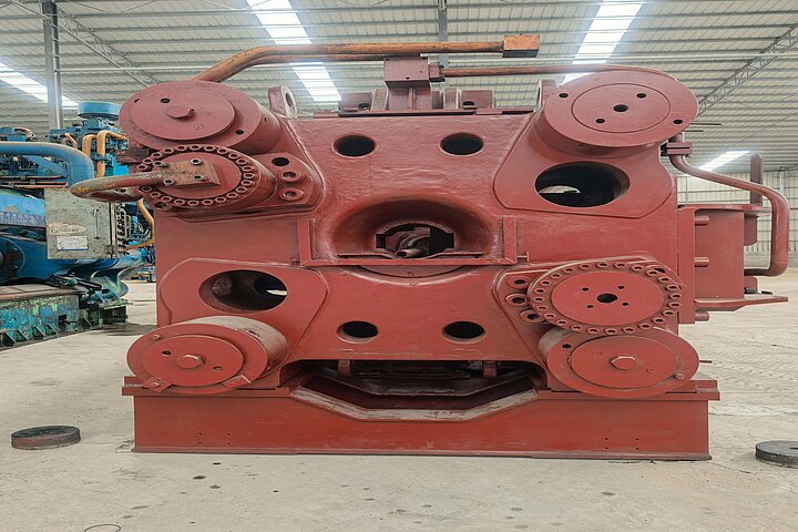EXTRUSION PRESS - 2750 MT - UBE - 10"