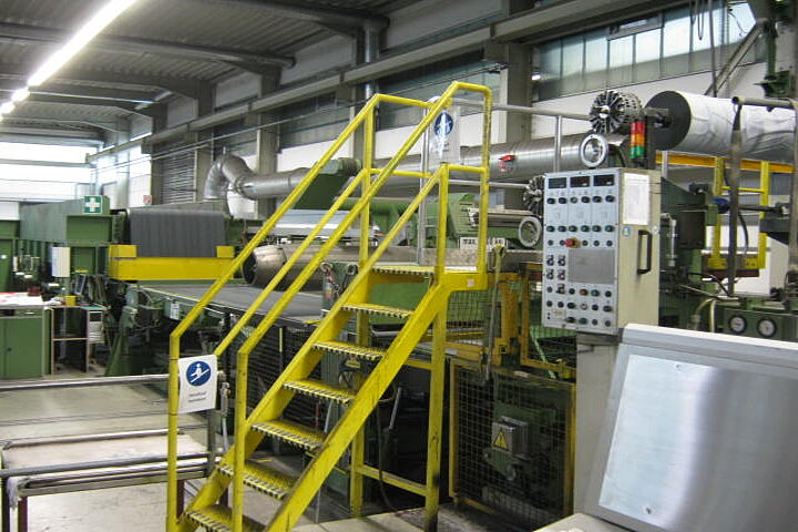 CUT-TO-LENGTH LINE - INCLUDING STRAIGHTENING, POLISHING AND GRINDING UNITS