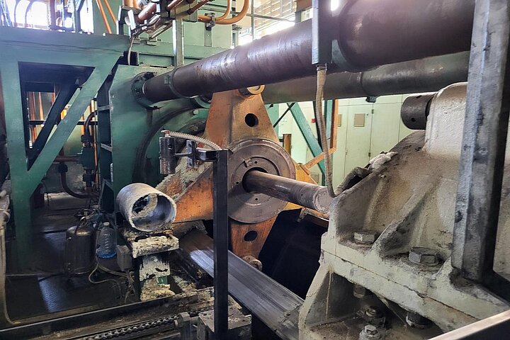 EXTRUSION PRESS LINE - 2200 MT - 8&#039;&#039;