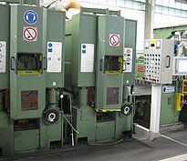 CUT-TO-LENGTH LINE - INCLUDING STRAIGHTENING, POLISHING AND GRINDING UNITS