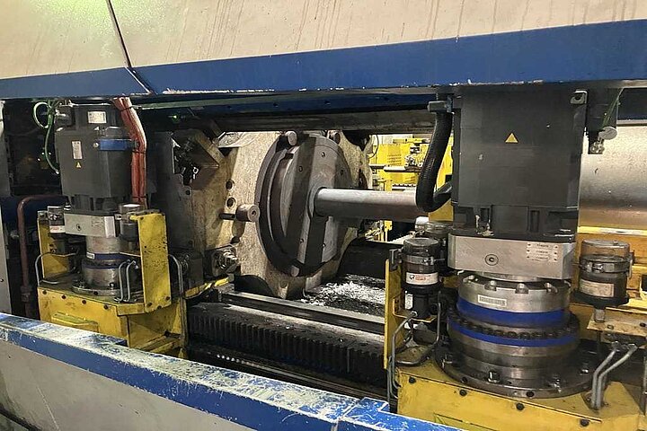 EXTRUSION PRESS - 1450 MT - 6''