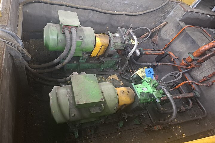 EXTRUSION PRESS LINE - 1800 UST - 7" - UBE JAPAN
