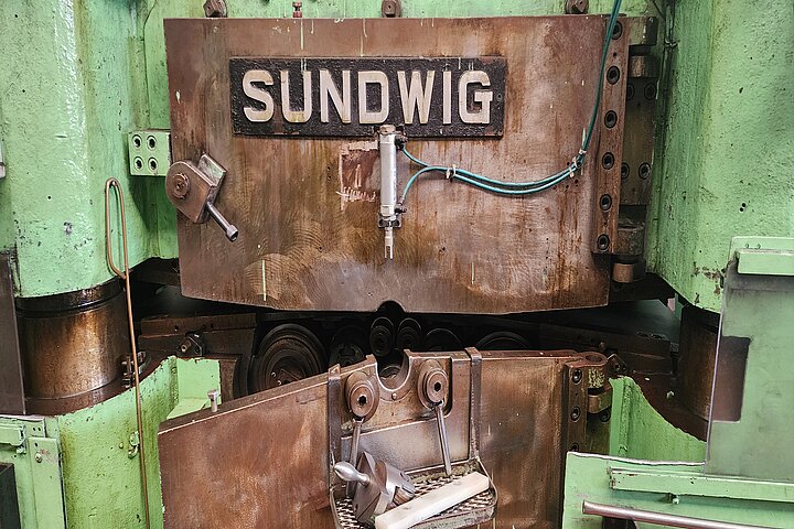 SENDZIMIR COLD ROLLING MILL WITH ROLL GRINDER - 20-HI - 460 MM - 3.2-0.05 MM - COPPER APPLICATION
